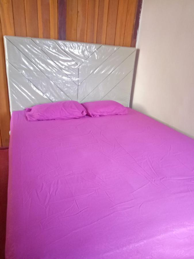 Novita Homestay Bunaken Buitenkant foto