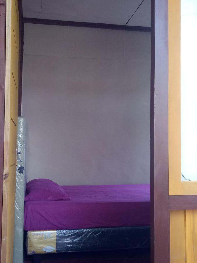 Novita Homestay Bunaken Buitenkant foto