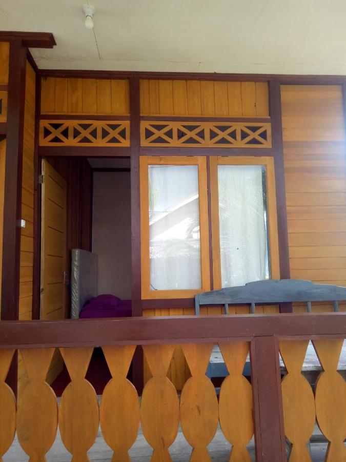 Novita Homestay Bunaken Buitenkant foto