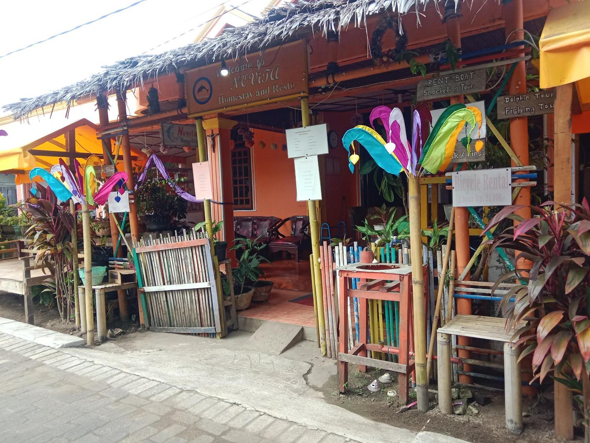 Novita Homestay Bunaken Buitenkant foto