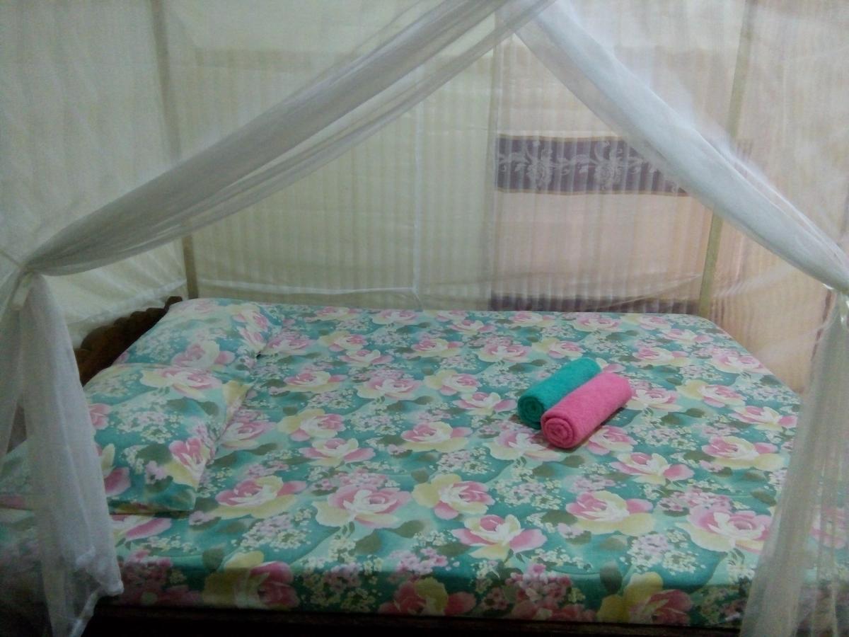 Novita Homestay Bunaken Buitenkant foto