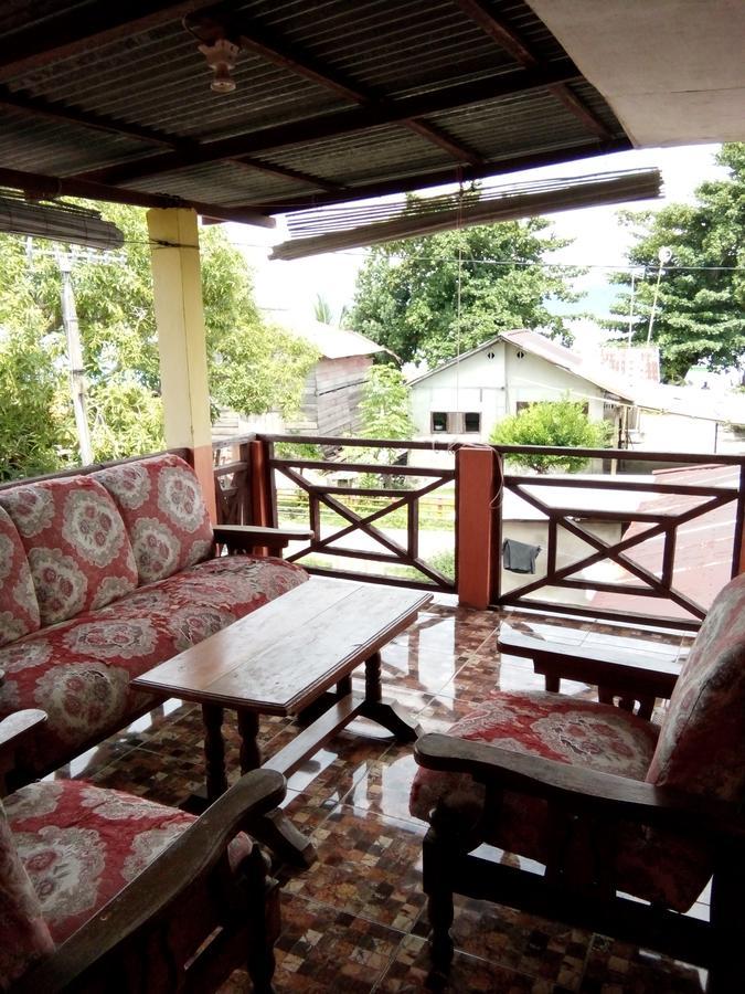 Novita Homestay Bunaken Buitenkant foto