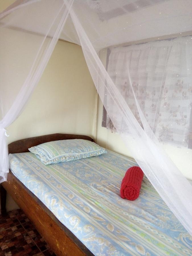 Novita Homestay Bunaken Buitenkant foto