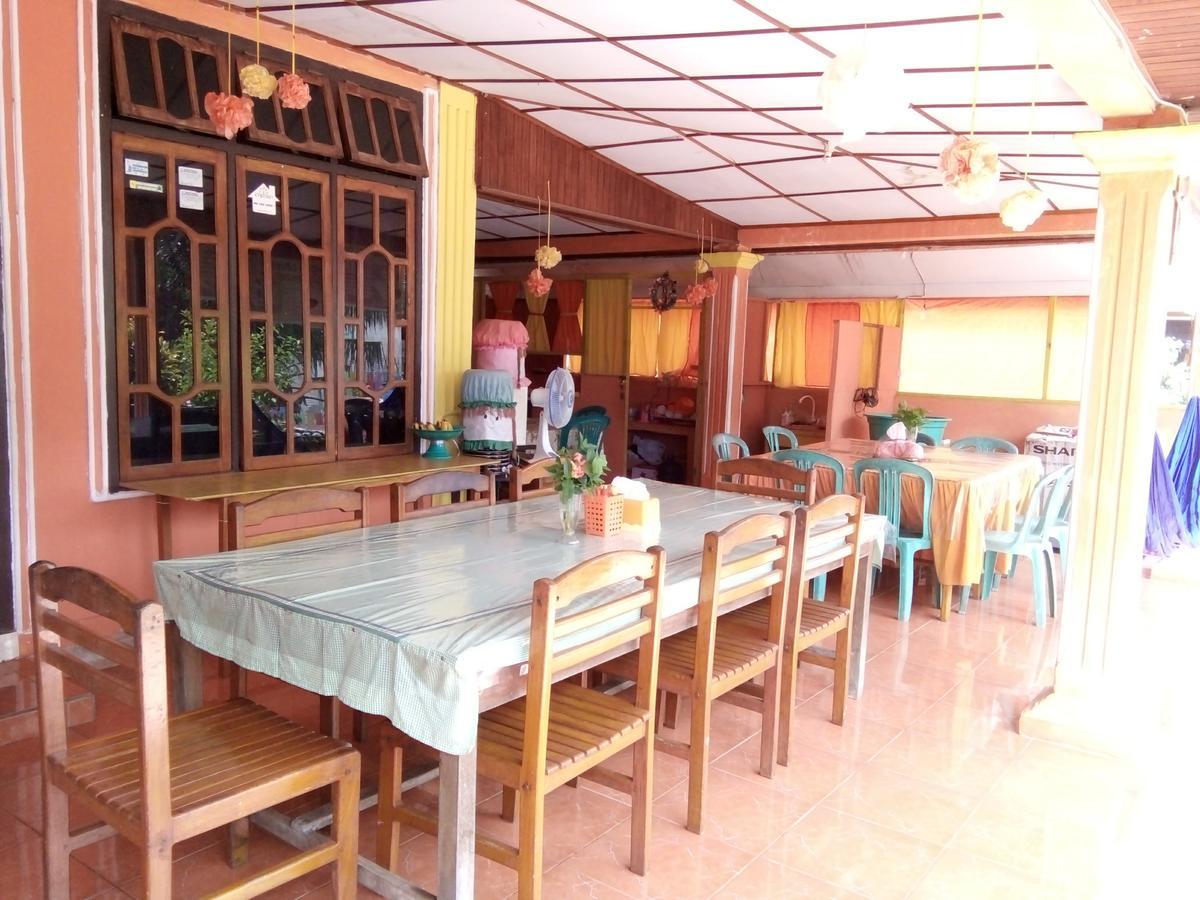 Novita Homestay Bunaken Buitenkant foto