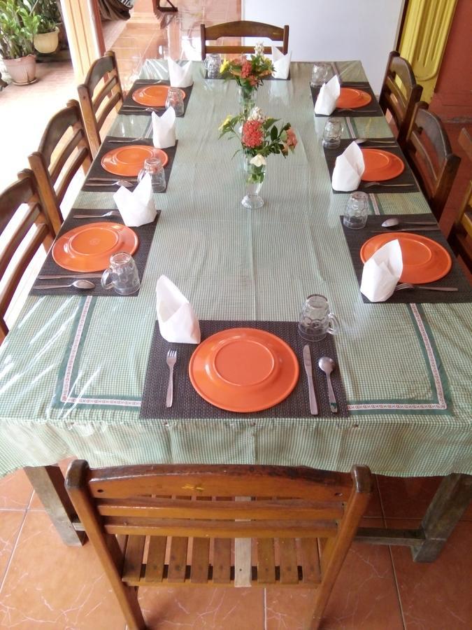 Novita Homestay Bunaken Buitenkant foto