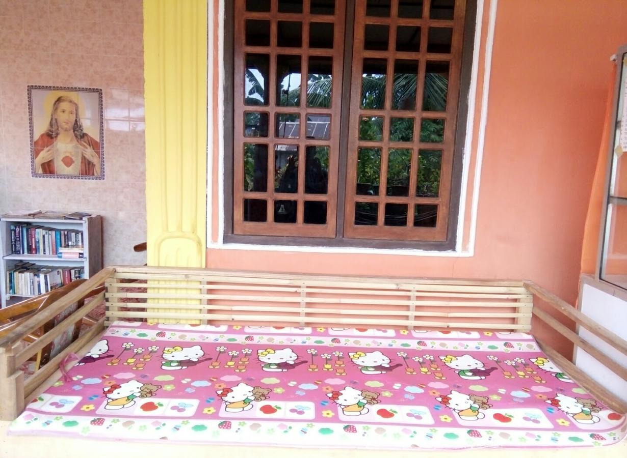 Novita Homestay Bunaken Buitenkant foto